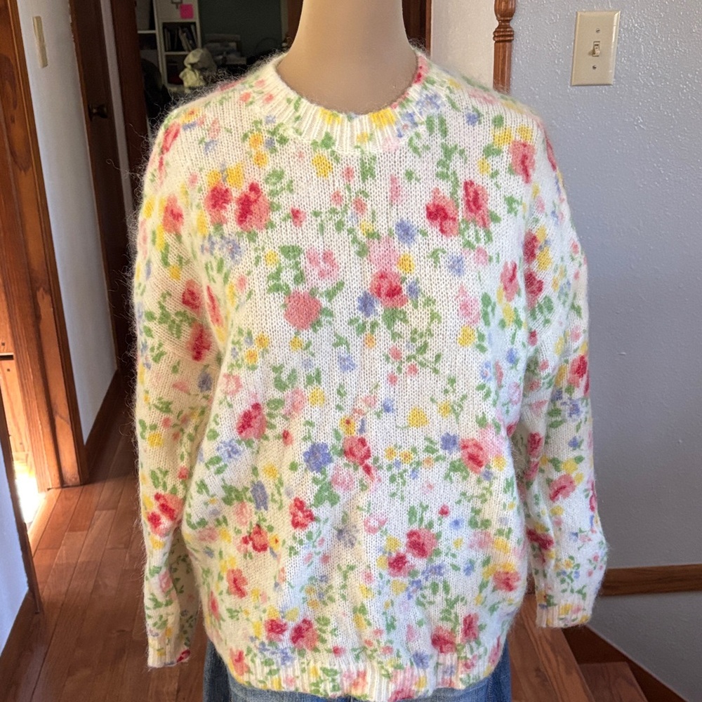 Sézane floral mohair crew neck sweater. Size small.